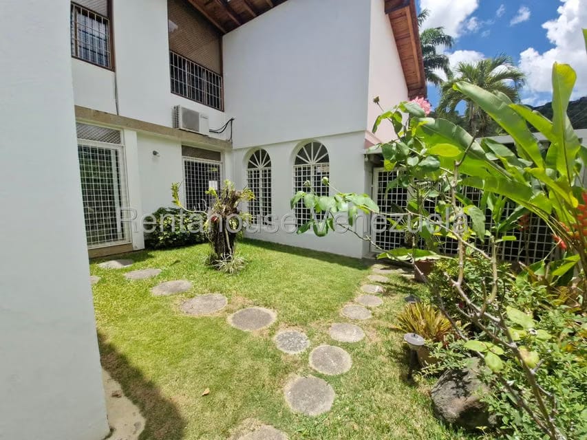 Casa (1 Nivel) en Venta en Prados del Este, Distrito Metropolitano - 3