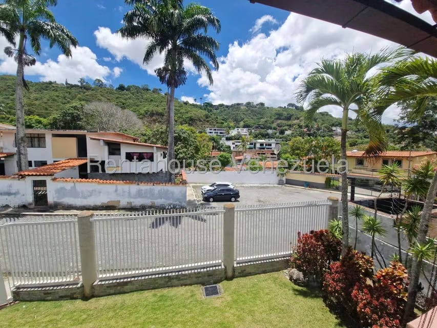 Casa (1 Nivel) en Venta en Prados del Este, Distrito Metropolitano - 27