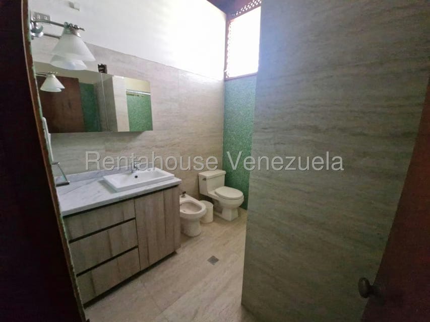 Casa (1 Nivel) en Venta en Prados del Este, Distrito Metropolitano - 29
