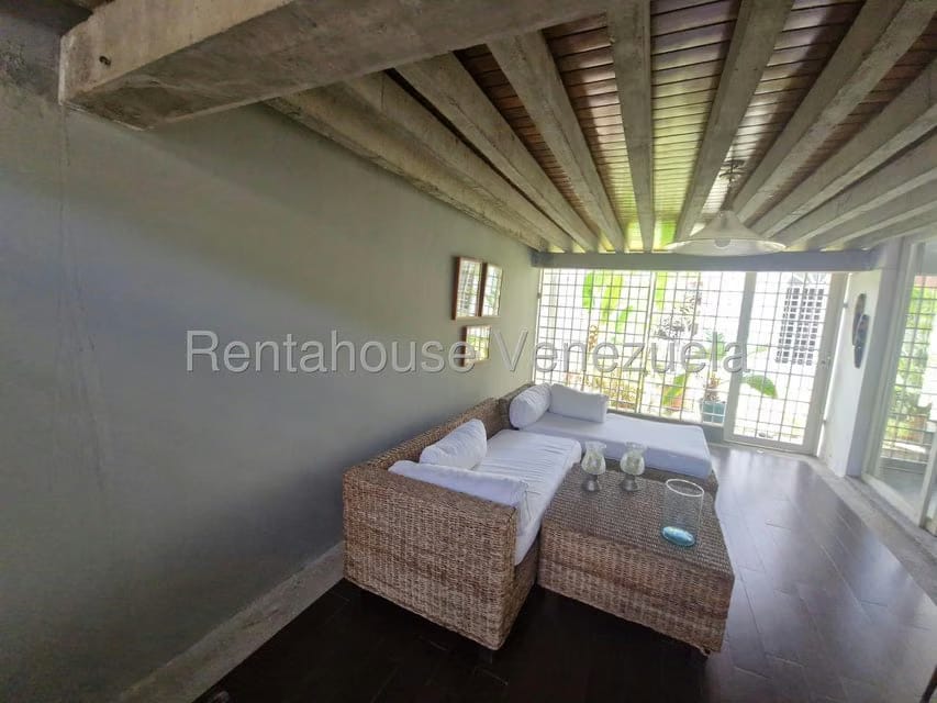 Casa (1 Nivel) en Venta en Prados del Este, Distrito Metropolitano - 33