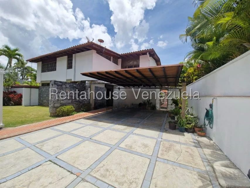 Casa (1 Nivel) en Venta en Prados del Este, Distrito Metropolitano - 39