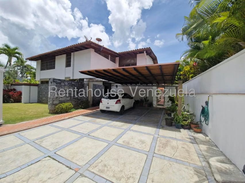 Casa (1 Nivel) en Venta en Prados del Este, Distrito Metropolitano - 40