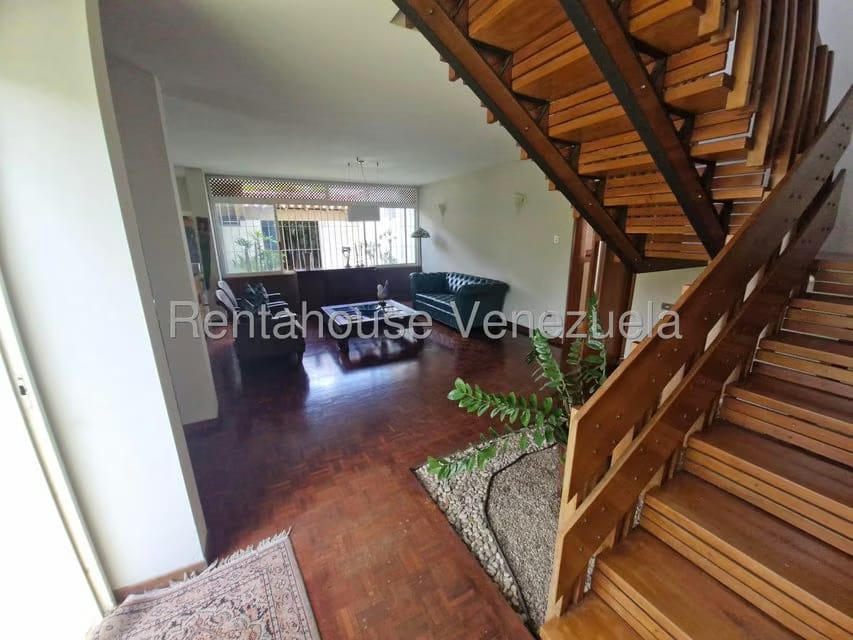 Casa (1 Nivel) en Venta en Prados del Este, Distrito Metropolitano - 5