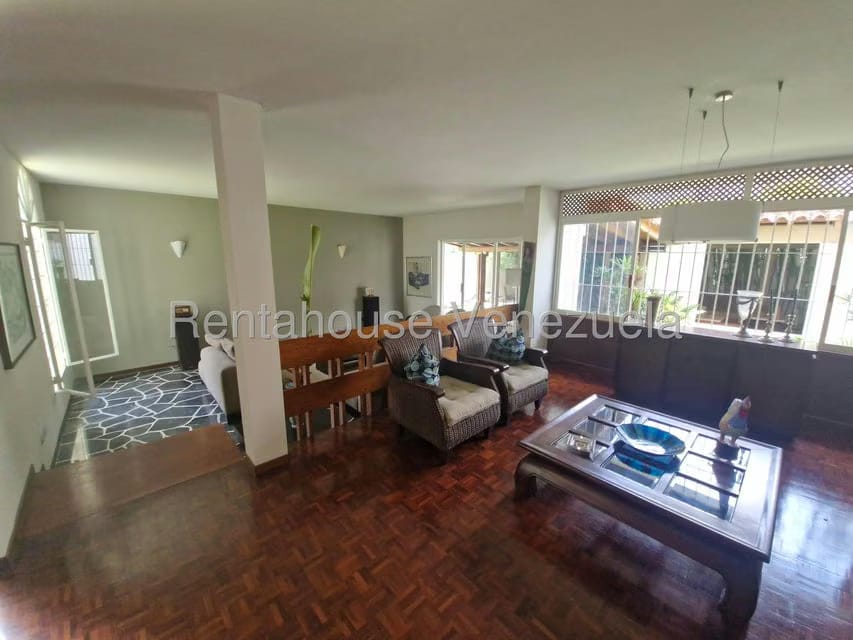 Casa (1 Nivel) en Venta en Prados del Este, Distrito Metropolitano - 8