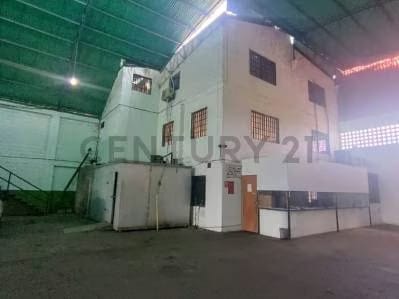 Venta Edificio Comercial el Piñal - 2