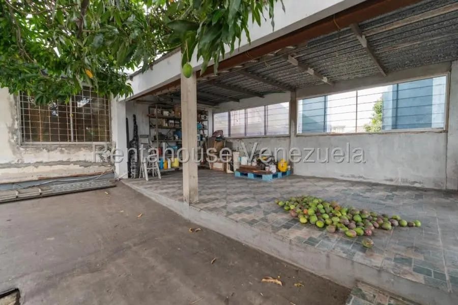Casa en Venta en El Marques Caracas - 2