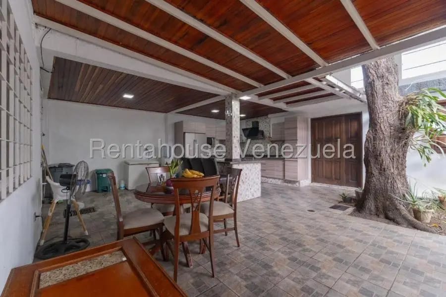 Casa en Venta en El Marques Caracas - 3