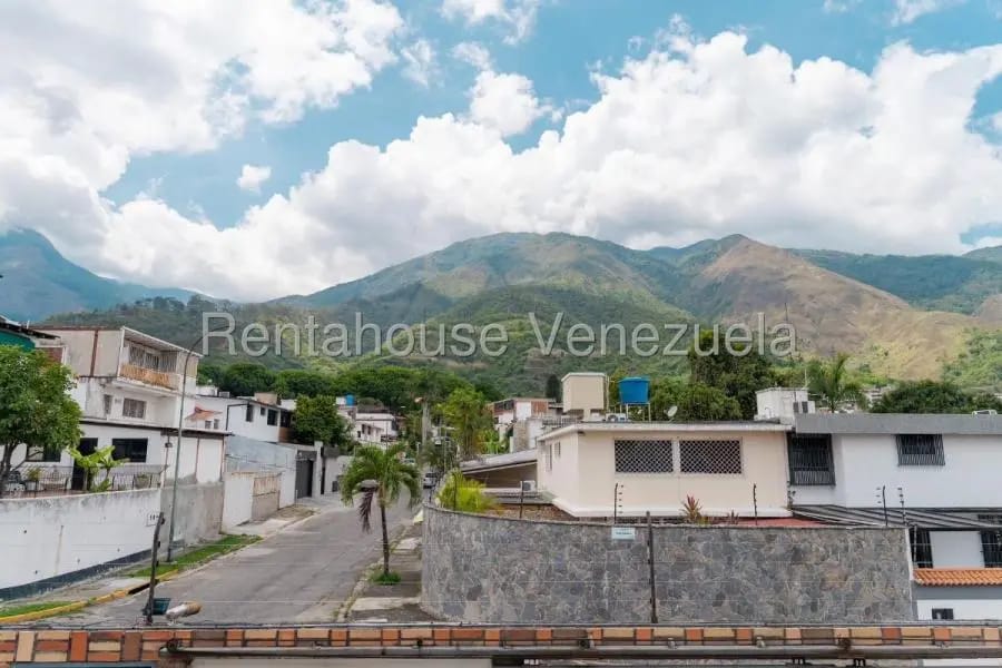 Casa en Venta en El Marques Caracas - 4