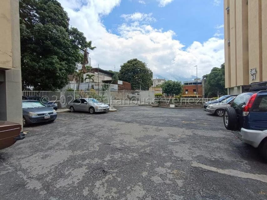 Apartamento (1 Nivel) en Venta en Valle Abajo, Distrito Metropolitano - 2