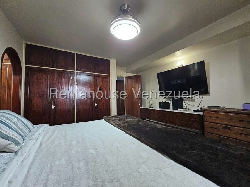 Apartamento (Planta Baja) en Venta en Miranda, Distrito Metropolitano - 33