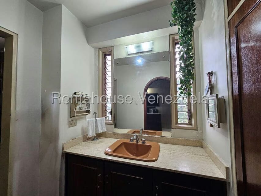 Apartamento (Planta Baja) en Venta en Miranda, Distrito Metropolitano - 35