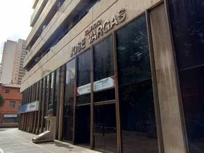 Local comercial a pie de calle, con terraza, Los Caobos (ER) - 3