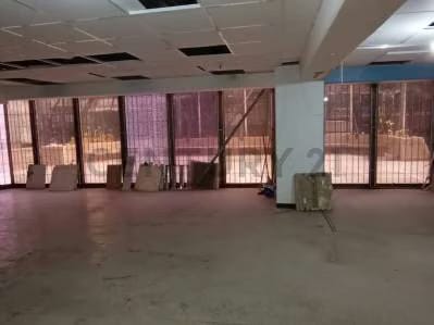 Local comercial a pie de calle, con terraza, Los Caobos (ER) - 8