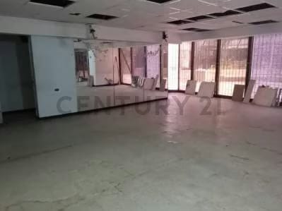 Local comercial a pie de calle, con terraza, Los Caobos (ER) - 10