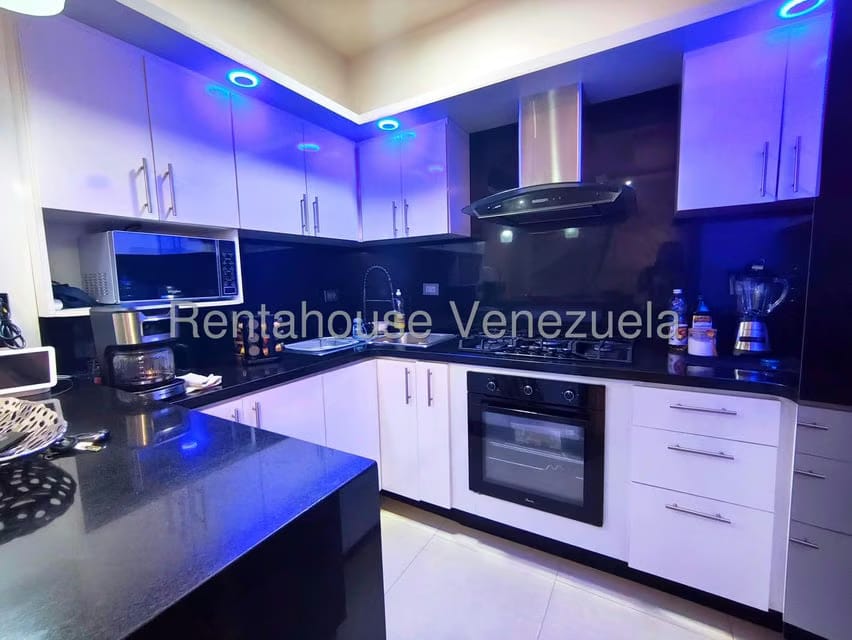 Casa (Duplex) en Venta en Casa Linda, Lara - 2