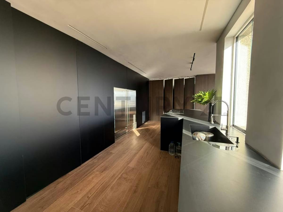 Alquiler en Altamira Norte con la mejor vista de Caracas - 2