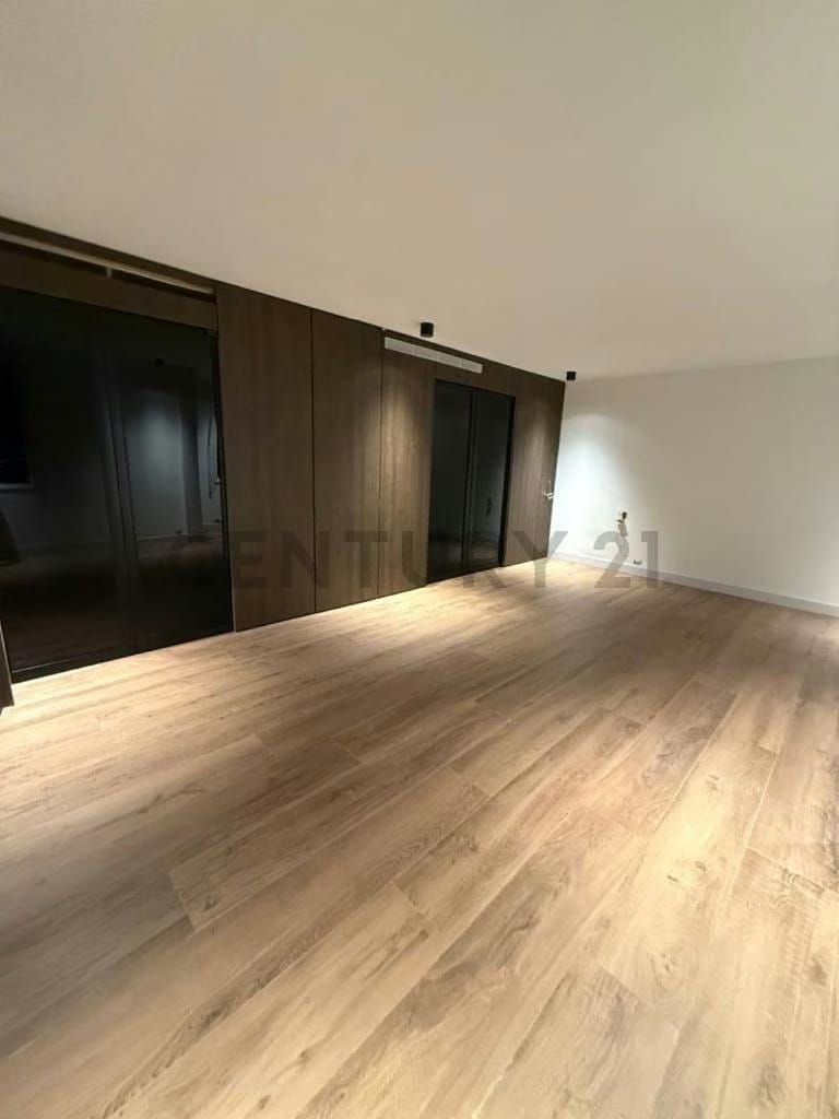 Alquiler en Altamira Norte con la mejor vista de Caracas - 6