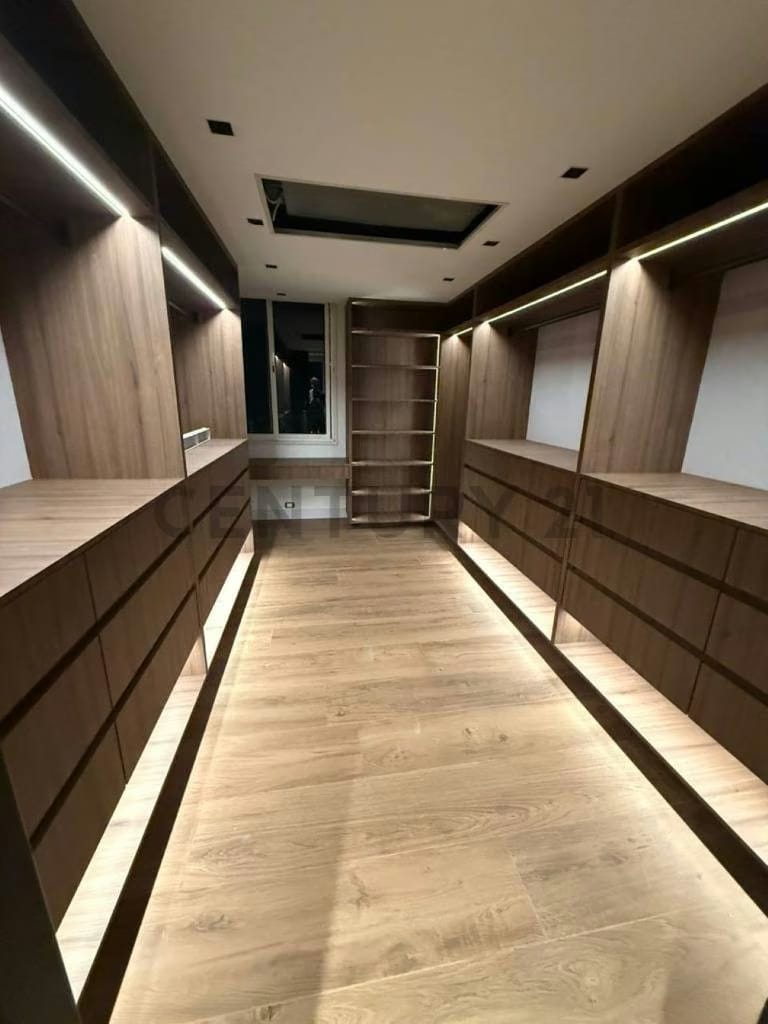 Alquiler en Altamira Norte con la mejor vista de Caracas - 7