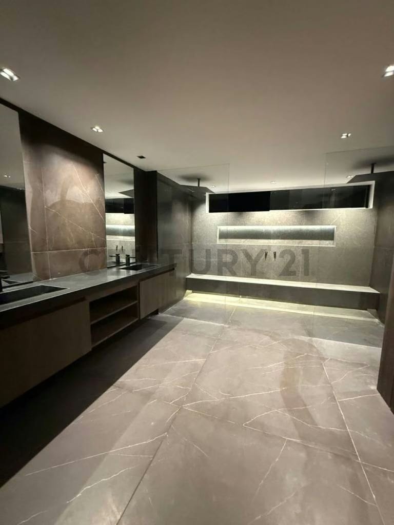 Alquiler en Altamira Norte con la mejor vista de Caracas - 8