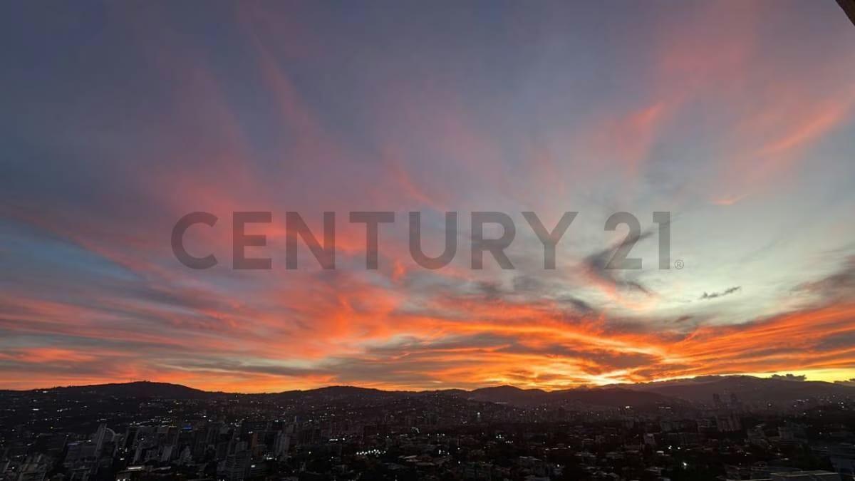Alquiler en Altamira Norte con la mejor vista de Caracas - 9