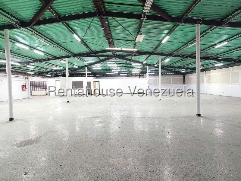 Comercial (Galpon - Deposito) en Venta en Los Cortijos de Lourdes, Distrito Metropolitano