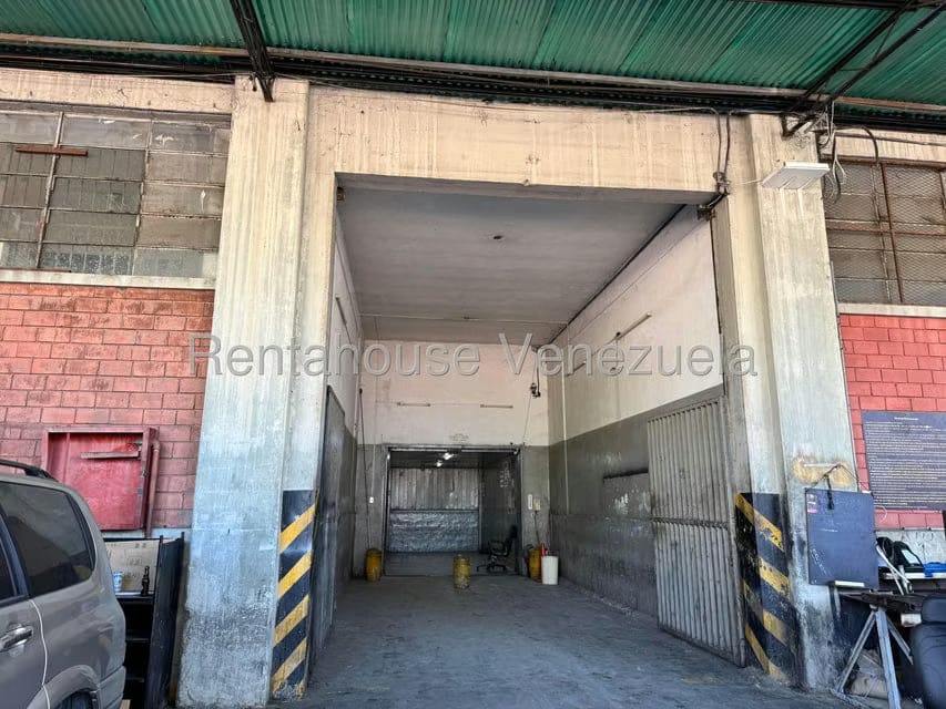 Comercial (Galpon - Deposito) en Venta en Los Cortijos de Lourdes, Distrito Metropolitano - 12