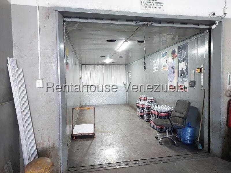 Comercial (Galpon - Deposito) en Venta en Los Cortijos de Lourdes, Distrito Metropolitano - 13