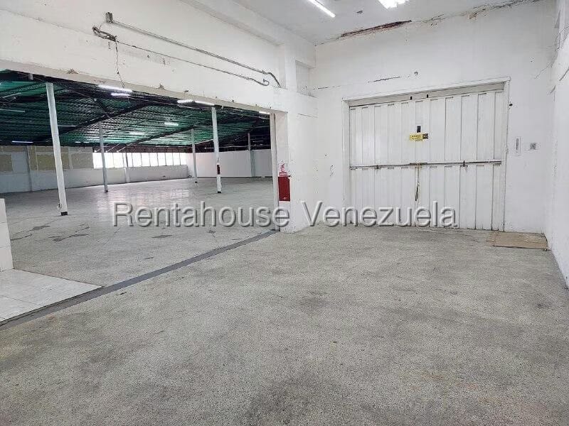 Comercial (Galpon - Deposito) en Venta en Los Cortijos de Lourdes, Distrito Metropolitano - 5