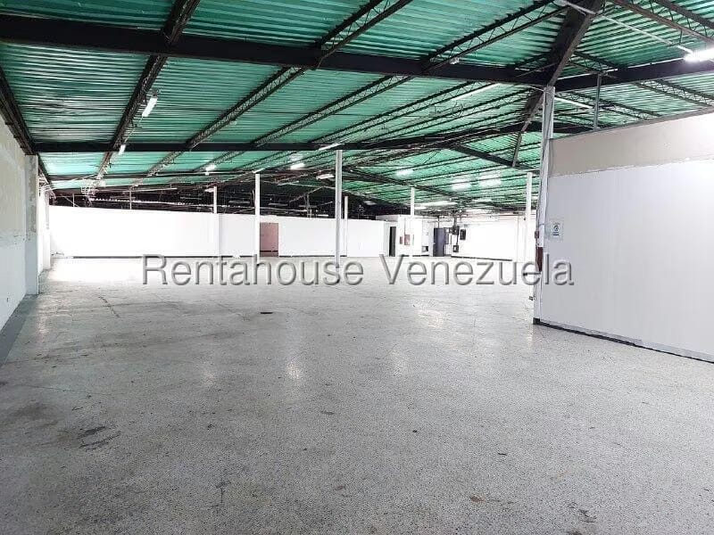 Comercial (Galpon - Deposito) en Venta en Los Cortijos de Lourdes, Distrito Metropolitano - 7