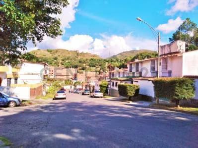 Se ofrece en venta terreno en zona residencial, ubicado en la urbanización Piedra Azul, mu - 5