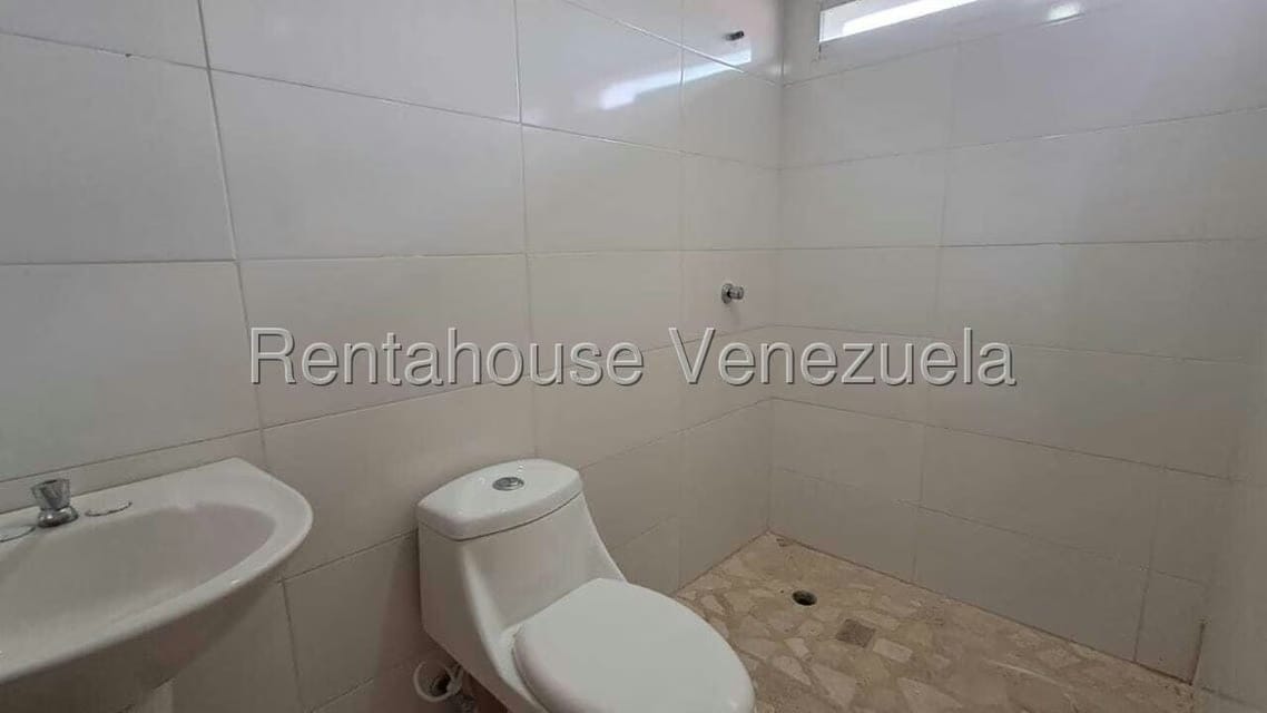 Comercial (Local Comercial) en Alquiler en Santa Cecilia, Carabobo - 35