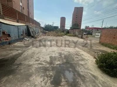 Terreno en venta en Avenida el Milagro - 4
