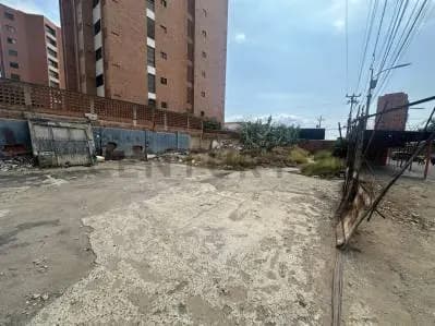 Terreno en venta en Avenida el Milagro - 5