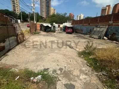 Terreno en venta en Avenida el Milagro - 6