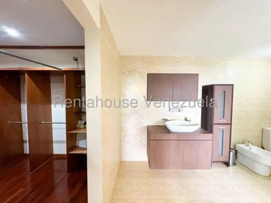 Casa en Venta en los naranjos del cafetal Caracas - 32