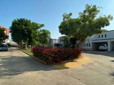 Venta de casa ubicada en exclusiva zona residencial - 7