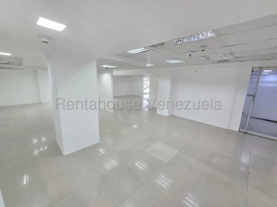Oficina en Alquiler en los ruices Caracas
