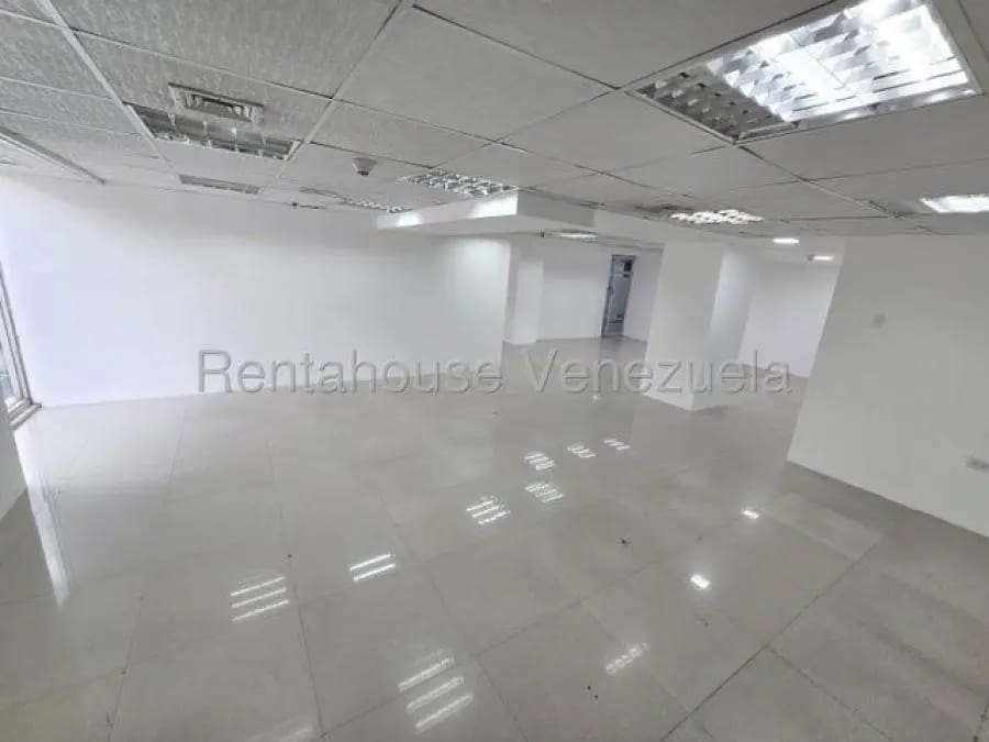 Oficina en Alquiler en los ruices Caracas - 17