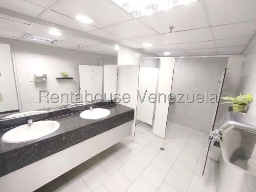 Oficina en Alquiler en los ruices Caracas - 8