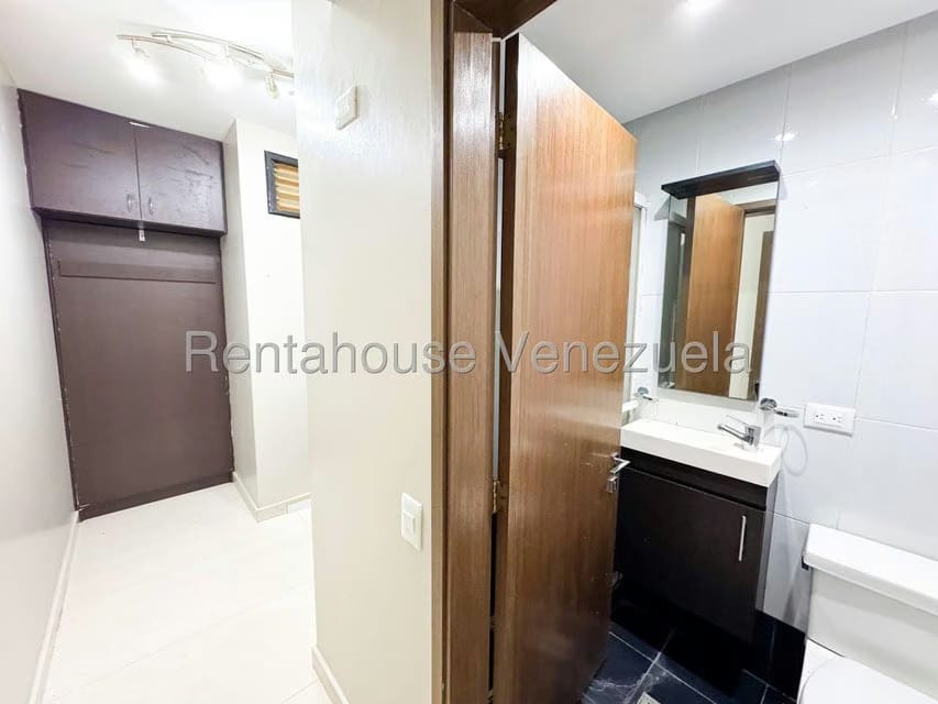 Apartamento (1 Nivel) en Venta en Los Samanes, Distrito Metropolitano - 22