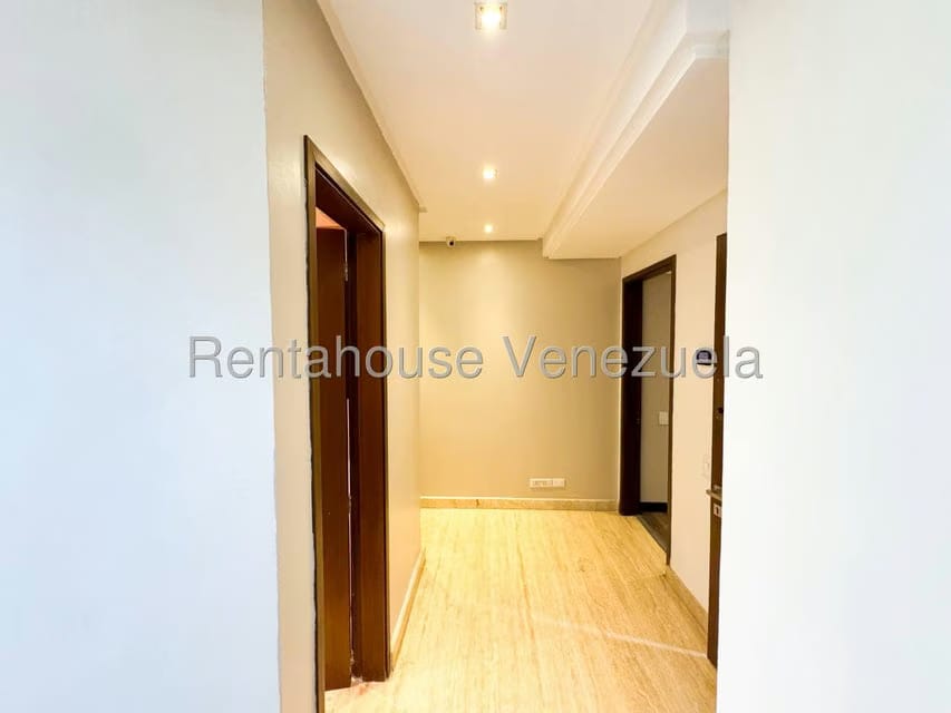 Apartamento (1 Nivel) en Venta en Los Samanes, Distrito Metropolitano - 27
