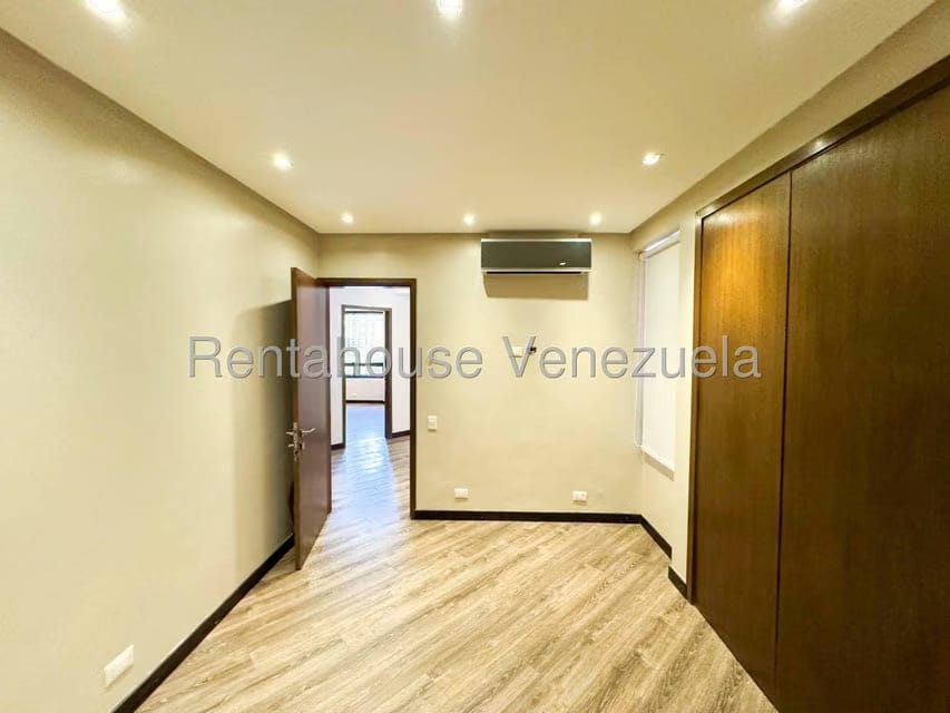 Apartamento (1 Nivel) en Venta en Los Samanes, Distrito Metropolitano - 34