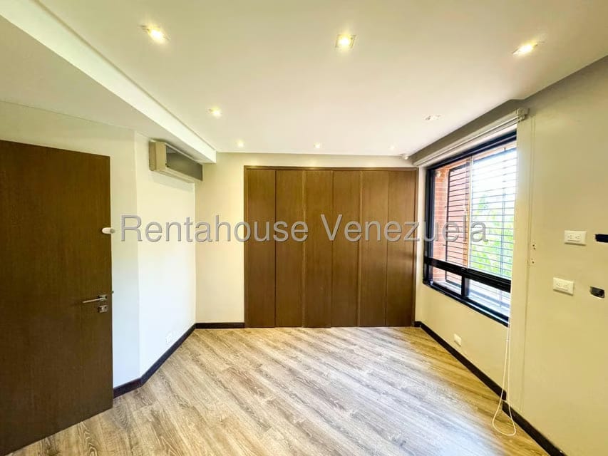 Apartamento (1 Nivel) en Venta en Los Samanes, Distrito Metropolitano - 38