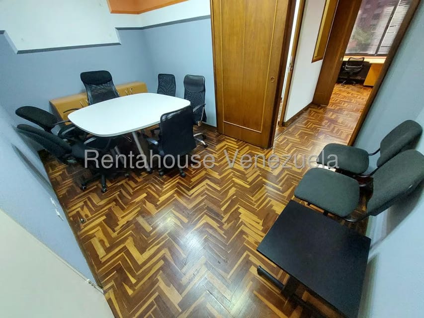 Comercial (Oficina) en Venta en Prados del Este, Distrito Metropolitano - 2