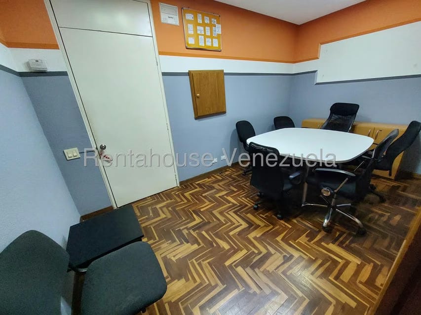 Comercial (Oficina) en Venta en Prados del Este, Distrito Metropolitano - 4
