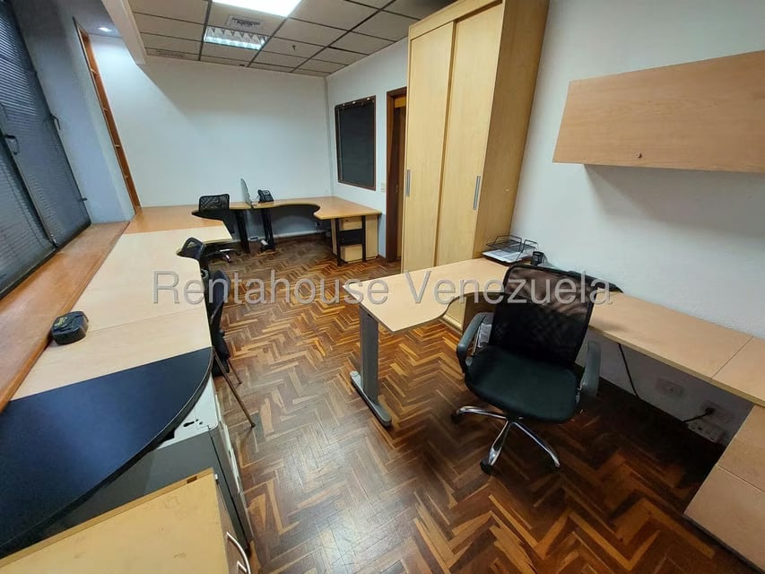Oficina en Venta en Prados del Este, Distrito Metropolitano - 6