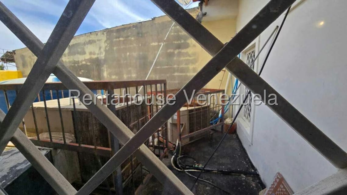 Townhouse (Multiples Niveles) en Venta en Tamare, Zulia - 3