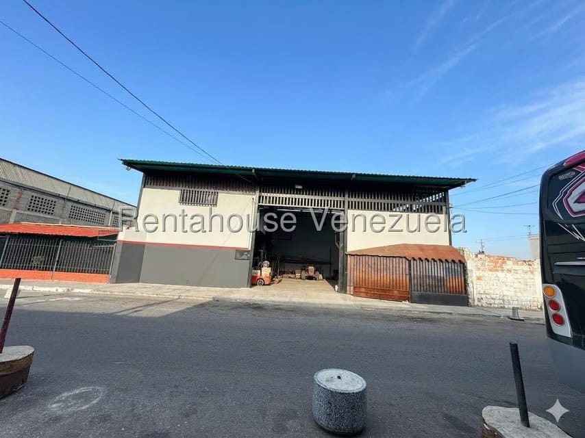 Comercial (Galpon - Deposito) en Venta en Centro, Lara