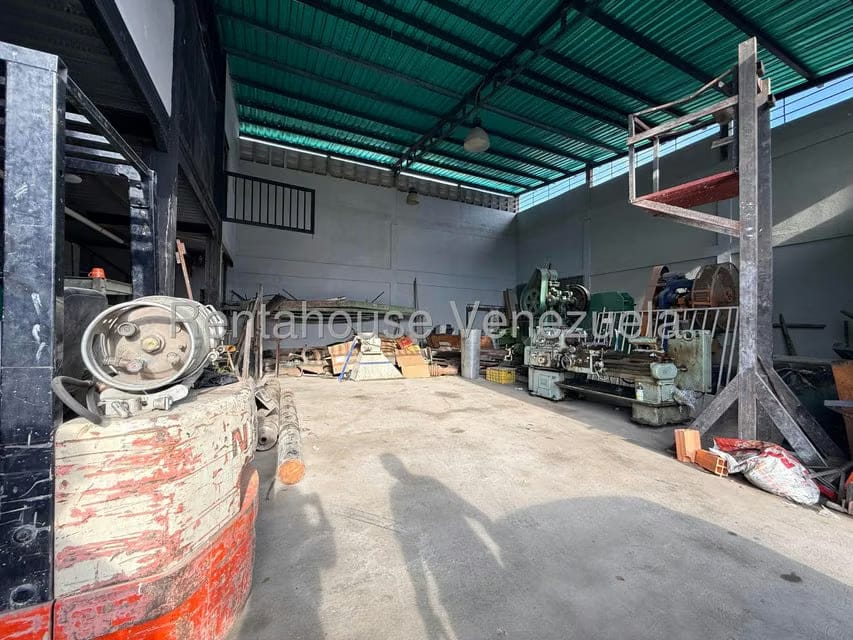Comercial (Galpon - Deposito) en Venta en Centro, Lara - 2