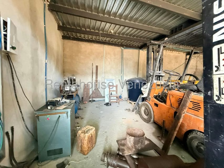 Comercial (Galpon - Deposito) en Venta en Centro, Lara - 11